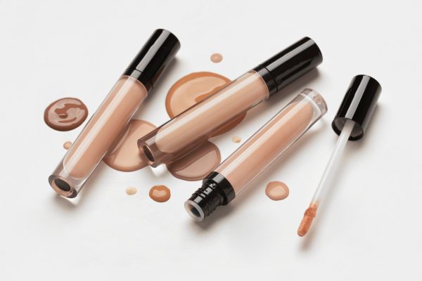 long-lasting creaseless concealer